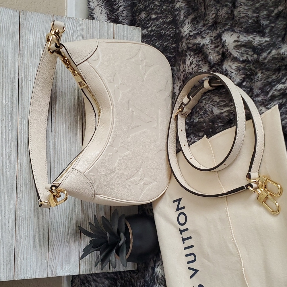 AUTHENTIC Louis Vuitton Bagatelle M46099